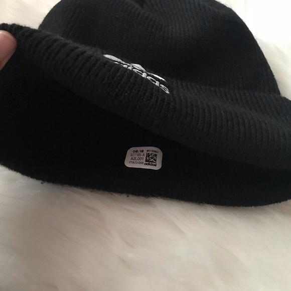 Adidas originals black embroidered beanie hat cap - Picture 2 of 3